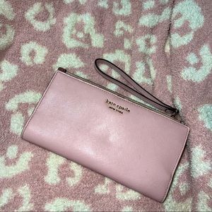 Kate spade wristlet ❤️